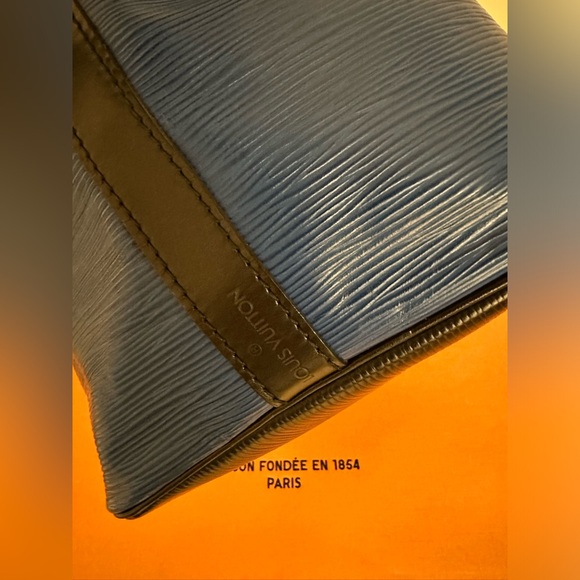 Louis Vuitton Epi Noe colorblock blue and black EUC - Picture 7 of 15